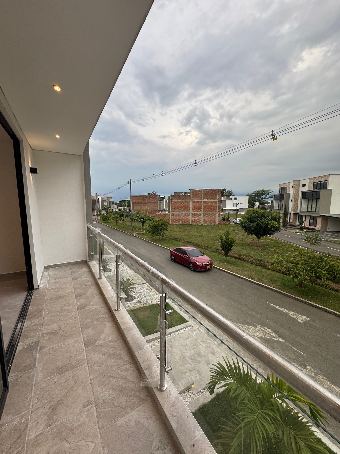 CASA A LA VENTA EN LAS MERCEDES JAMUNDI