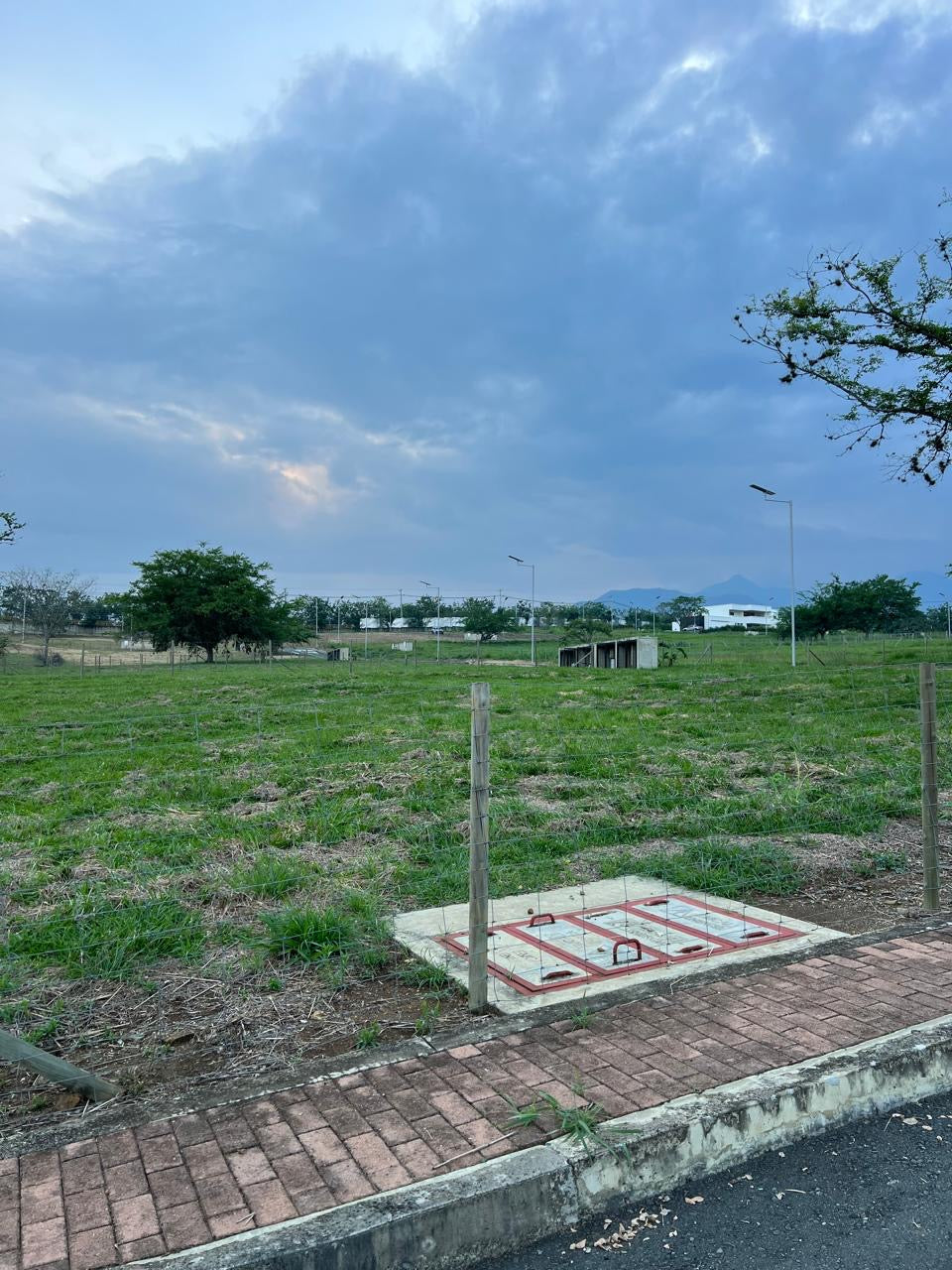 LOTE A LA VENTA EN CONDOMINIO PANCE CALI