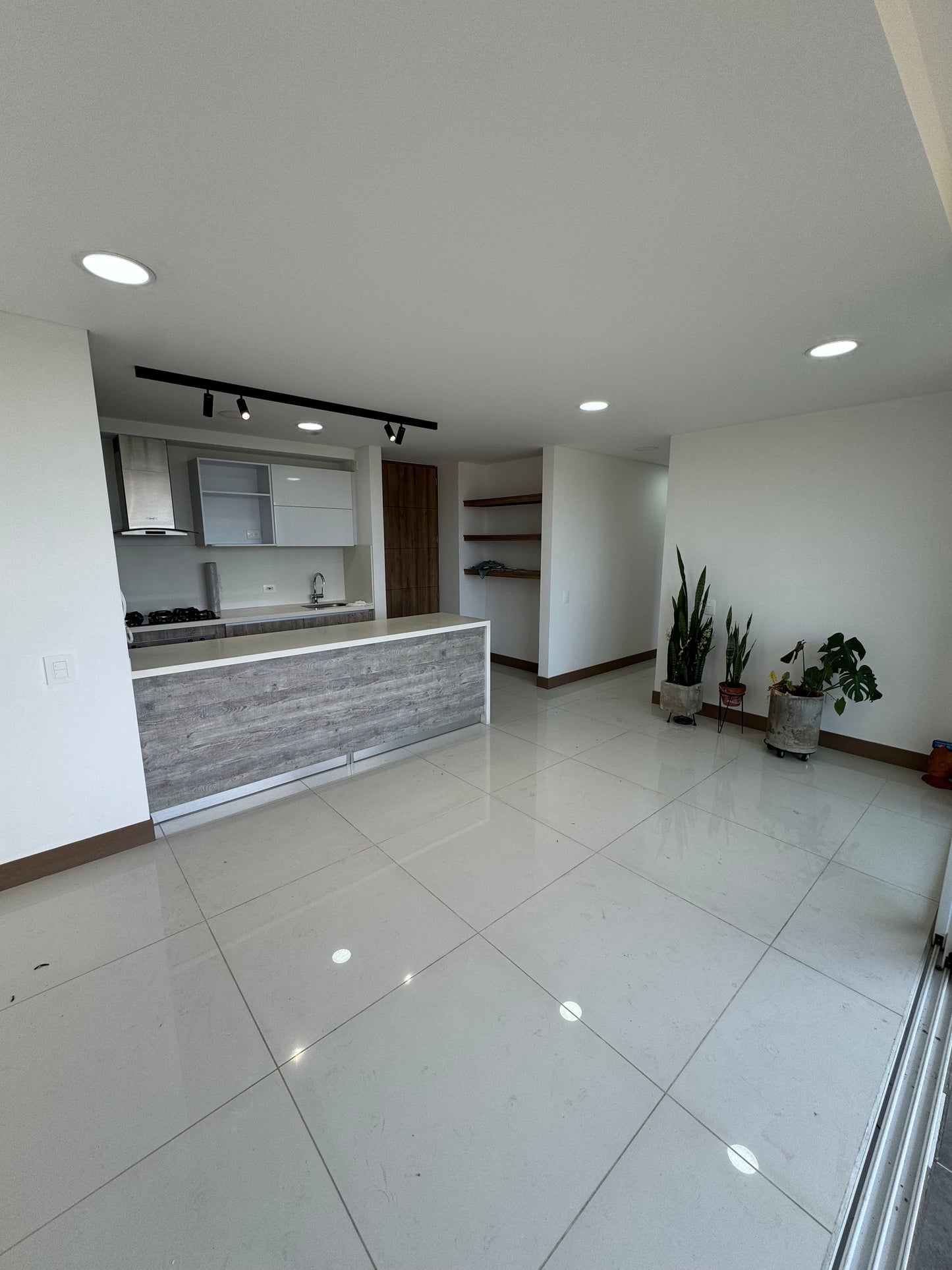 APARTAMENTO EN RENTA CIUDAD JARDÍN PARTE ALTA CALI