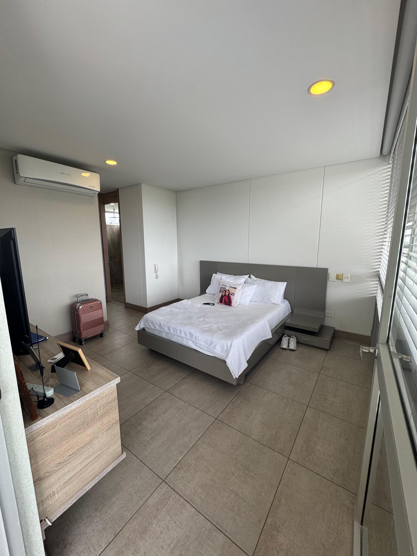 APARTAMENTO AMOBLADO EN RENTA CIUDAD JARDÍN CALI