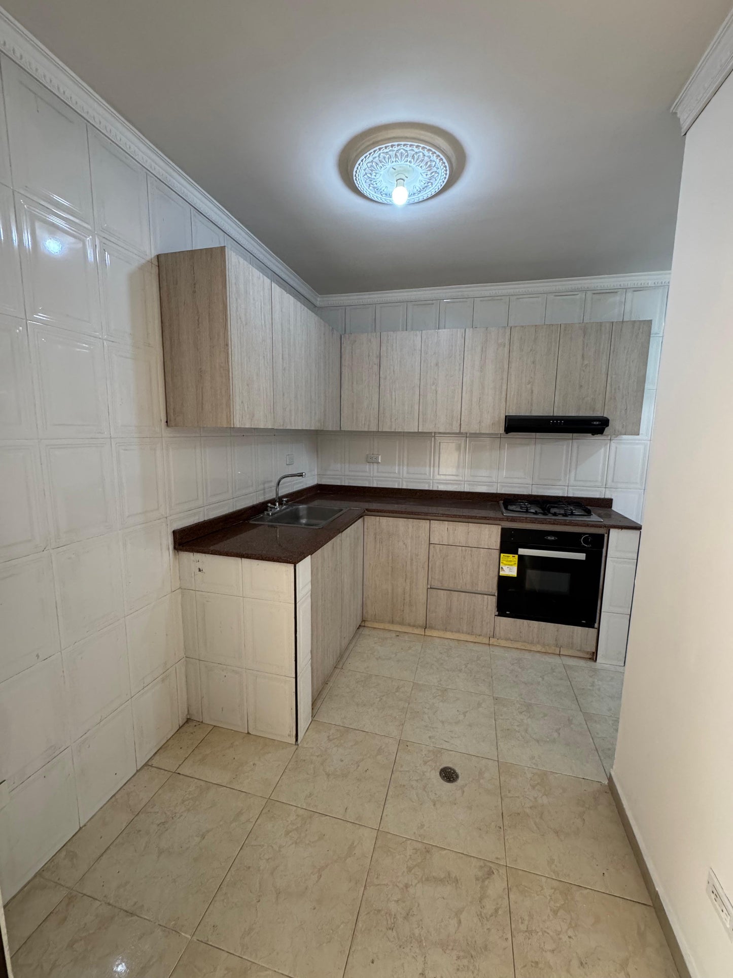 SE VENDE O RENTA CASA EN LA HACIENDA CALI