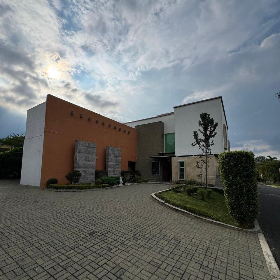 CASA EN VENTA O RENTA EN CIUDAD JARDÍN CALI