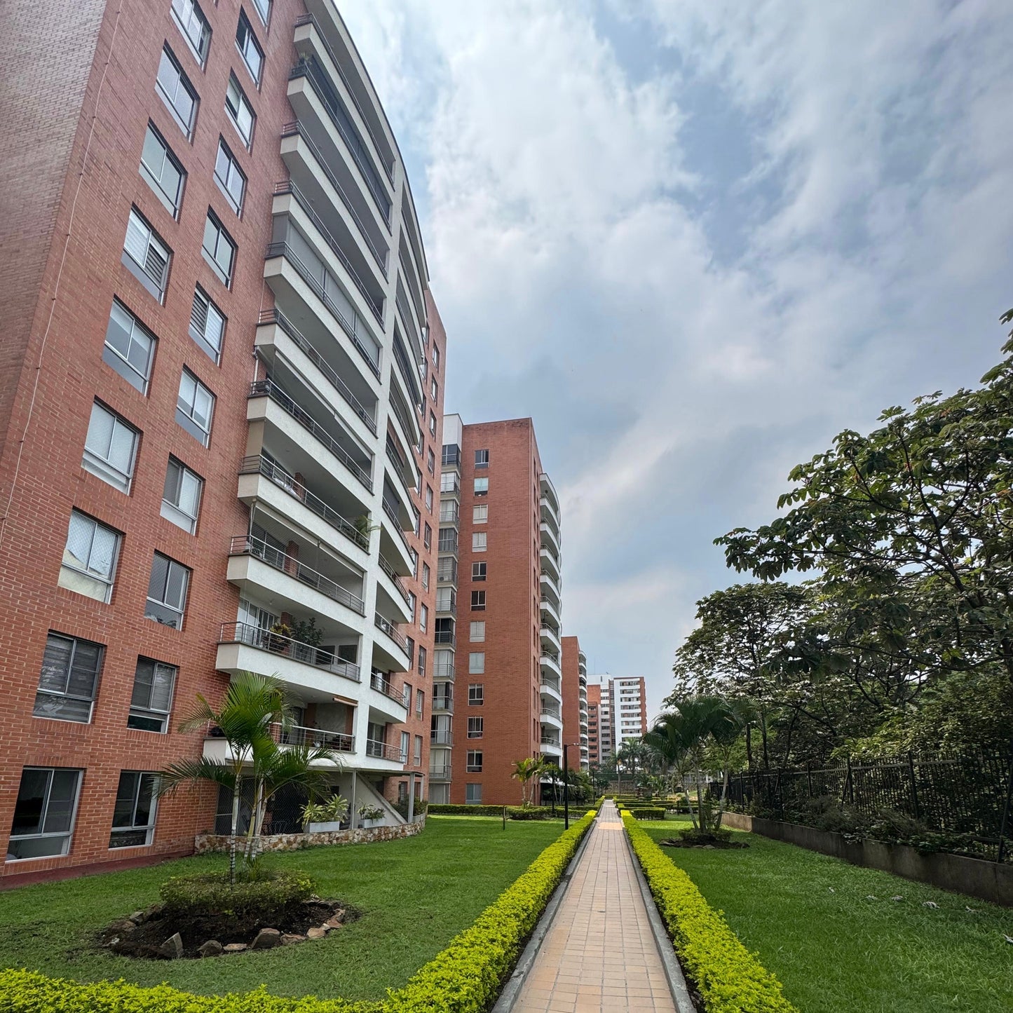APARTAMENTO EN VENTA MIRADOR DE AVALON OESTE CALI