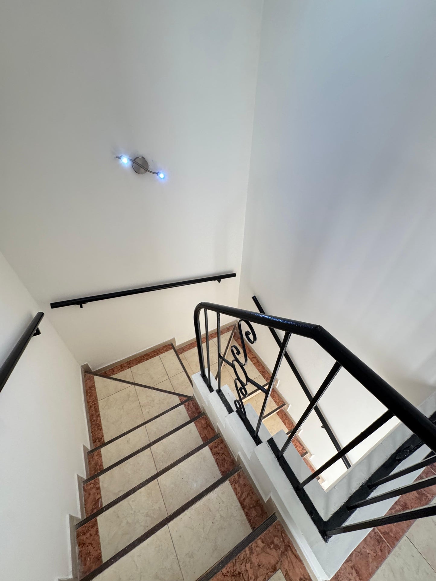 SE VENDE O RENTA CASA EN LA HACIENDA CALI