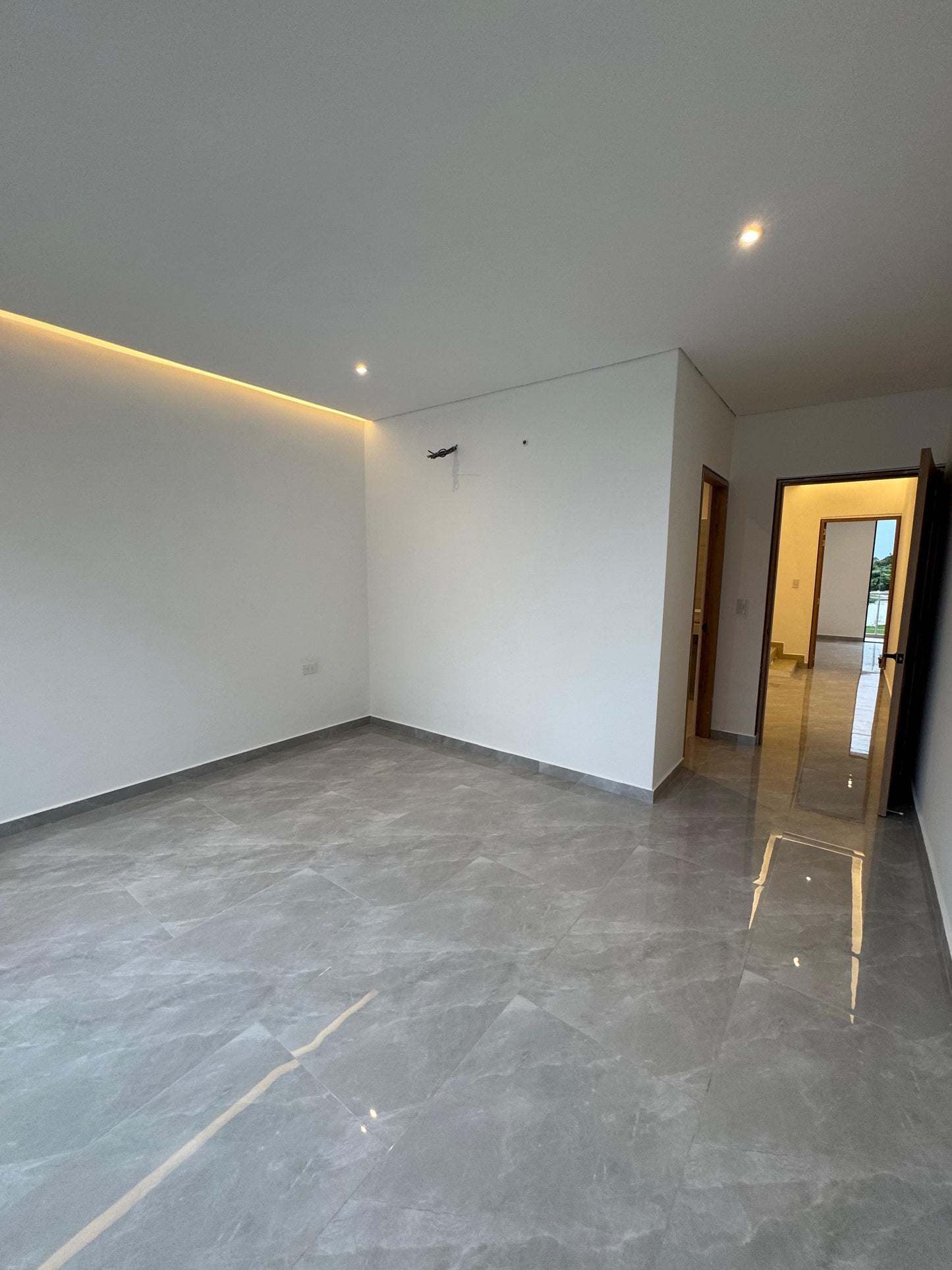 CASA A LA VENTA EN LAS MERCEDES JAMUNDI