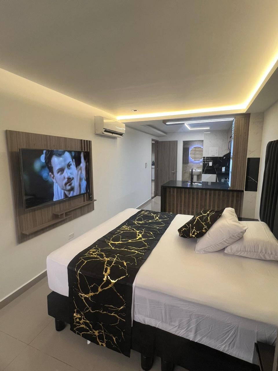 EDIFICIO DE APARTAESTUDIOS EN VENTA AL SUR DE CALI