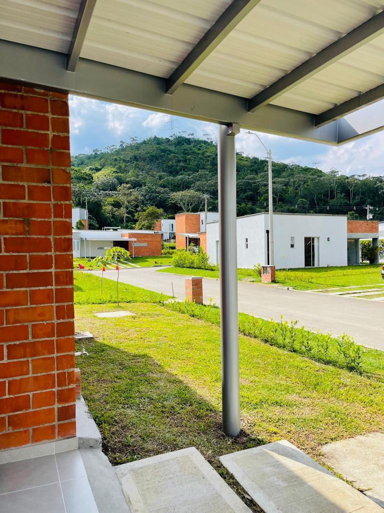 CASA EN VENTA O ALQUILER EN PRADERAS DE VERDE HORIZONTE-ALFAGUARA JAMUNDÍ