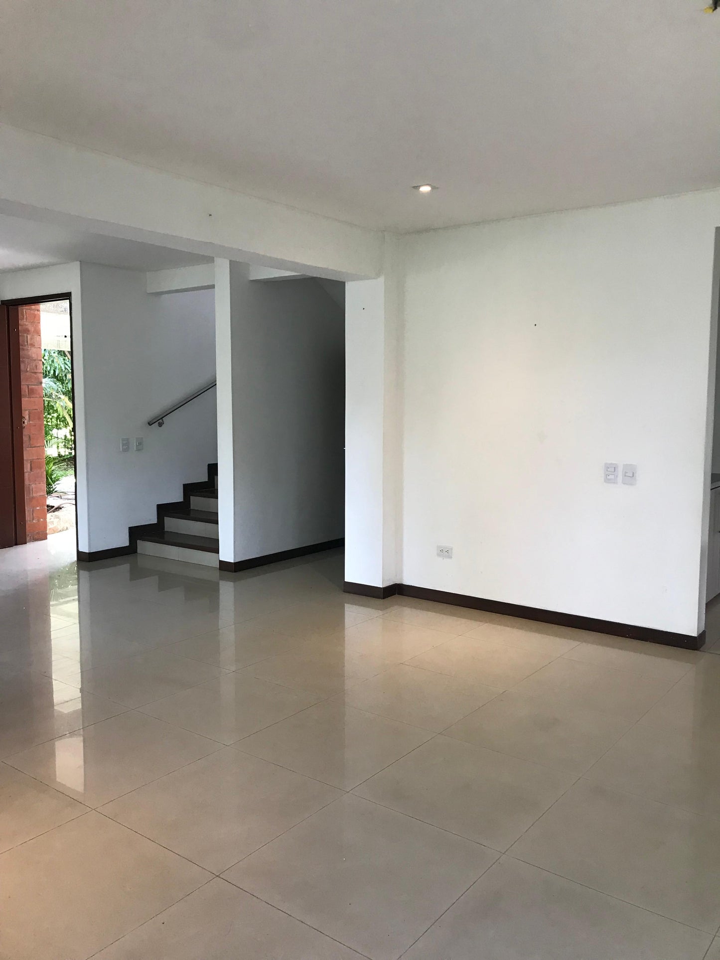 CASA EN RENTA EN GUADUALES DE LAS MERCEDES ALFAGUARA JAMUNDI