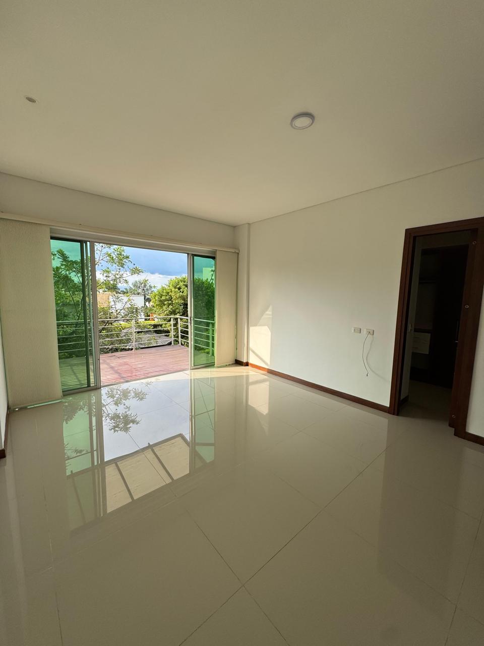 CASA EN VENTA O RENTA EN CIUDAD JARDÍN CALI
