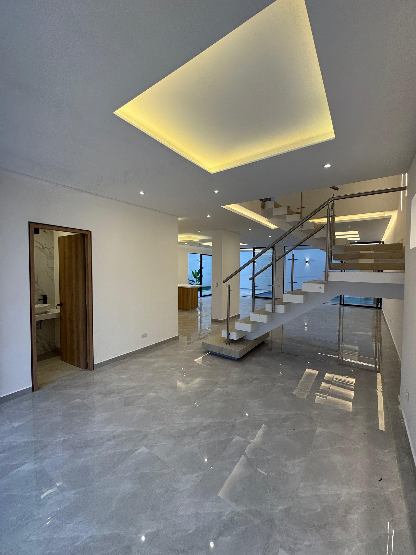 CASA A LA VENTA EN LAS MERCEDES JAMUNDI