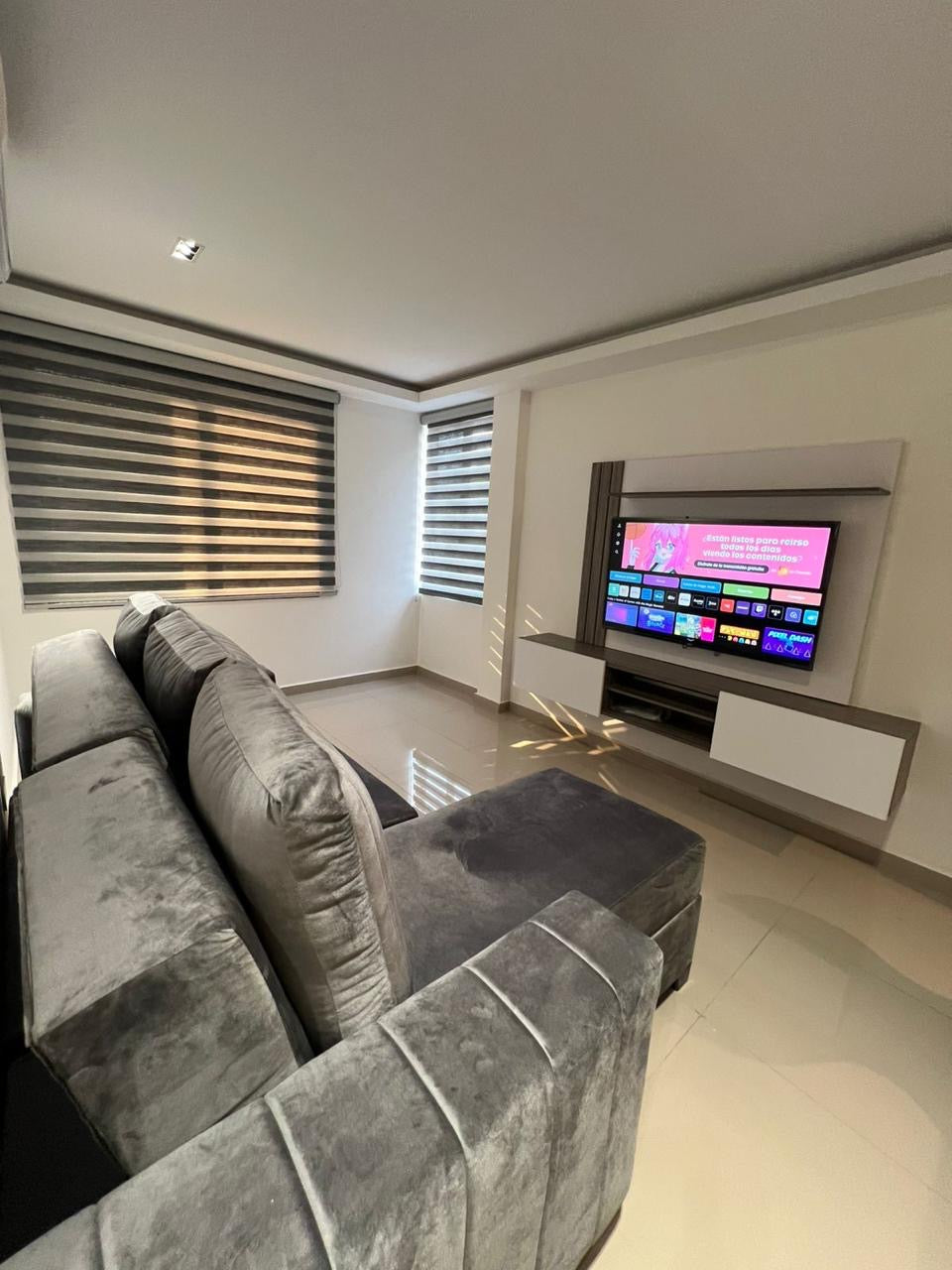 EDIFICIO DE APARTAESTUDIOS EN VENTA AL SUR DE CALI