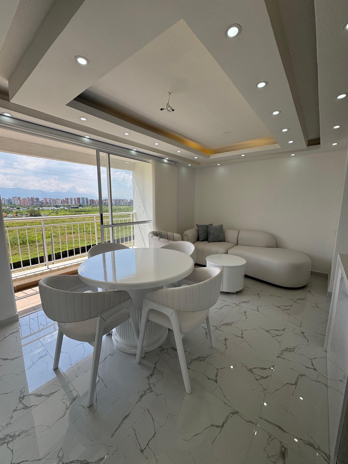 APARTAMENTO AMOBLADO EN ALQUILER SUR DE CALI BOCHALEMA