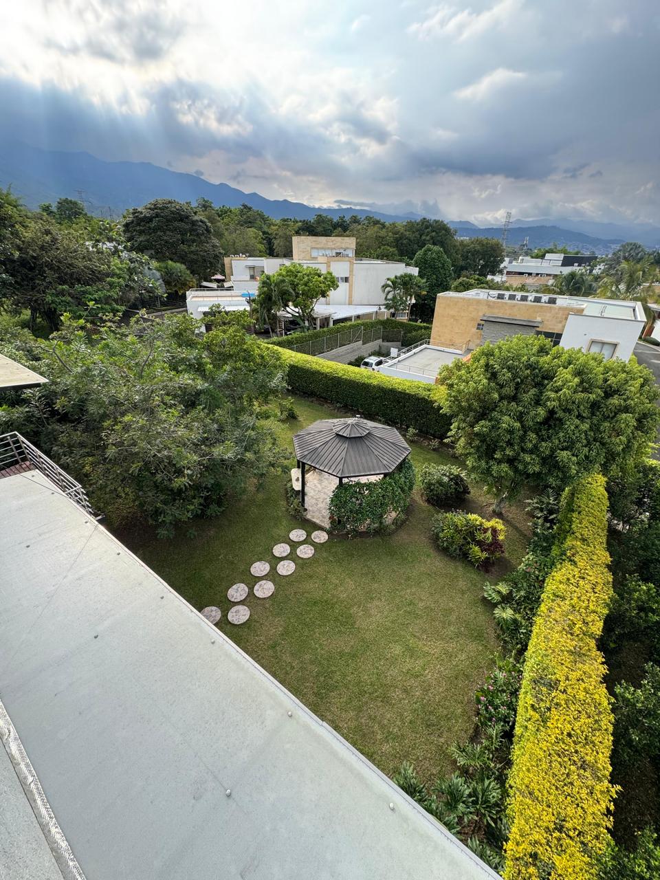 CASA EN VENTA O RENTA EN CIUDAD JARDÍN CALI