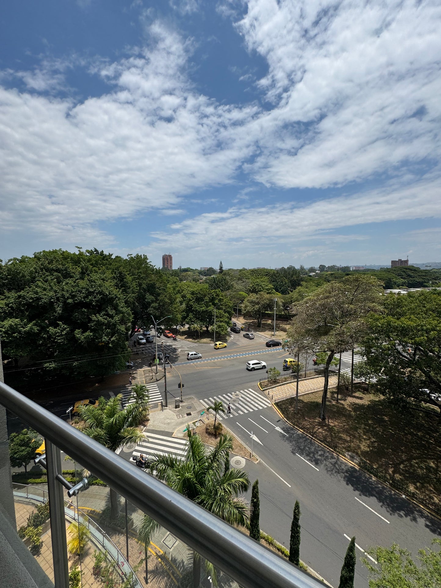 APARTAMENTO AMOBLADO EN ALQUILER NUEVA TEQUENDAMA CALI torre cosmoplaza