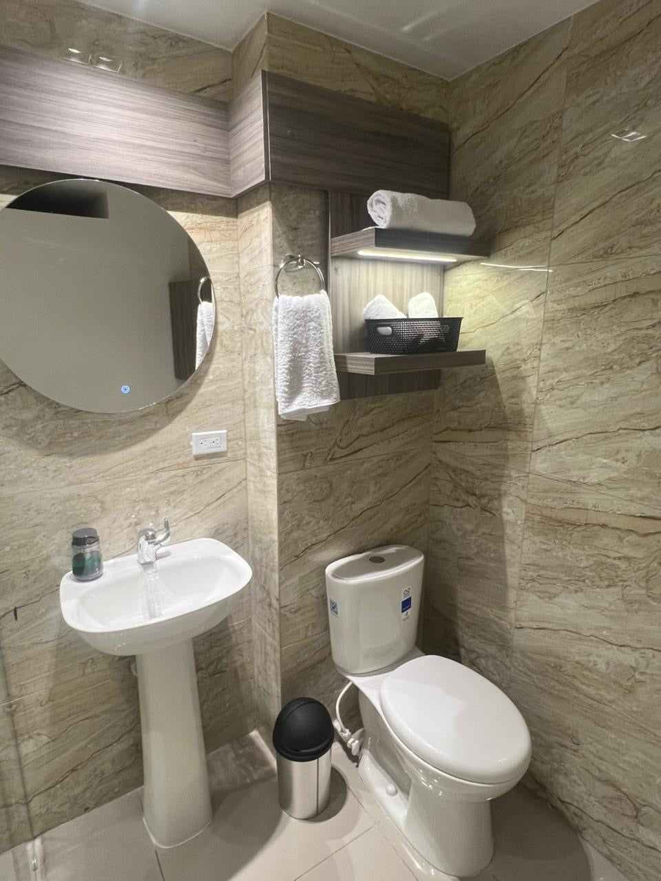 EDIFICIO DE APARTAESTUDIOS EN VENTA AL SUR DE CALI