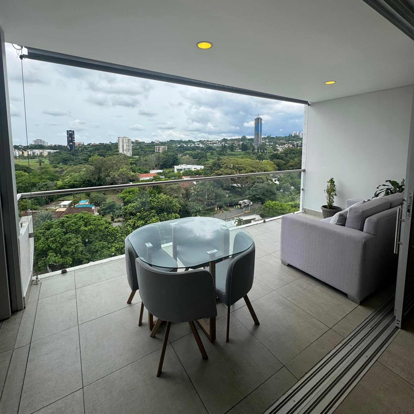 APARTAMENTO AMOBLADO EN RENTA CIUDAD JARDÍN CALI