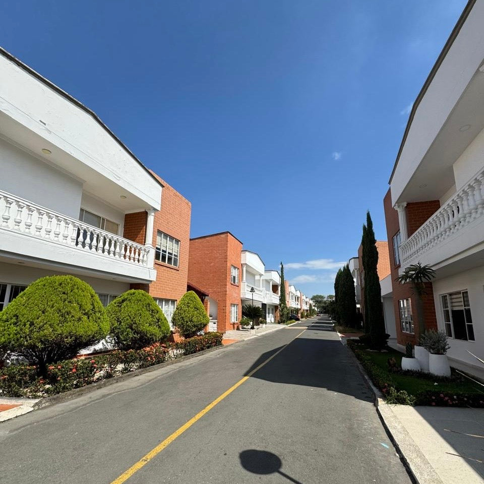 CASA A LA VENTA EN CIUDAD JARDÍN CALI