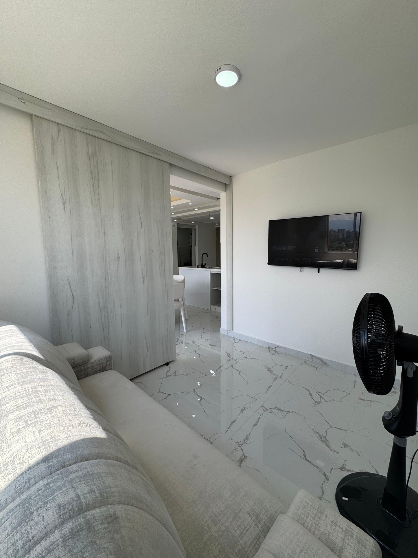 APARTAMENTO AMOBLADO EN ALQUILER SUR DE CALI BOCHALEMA