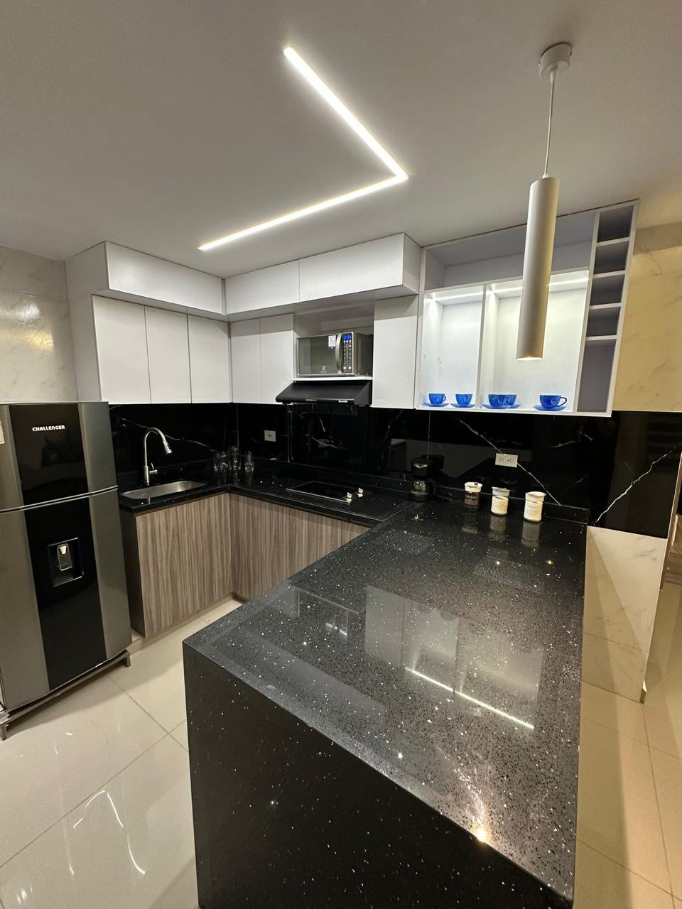 EDIFICIO DE APARTAESTUDIOS EN VENTA AL SUR DE CALI