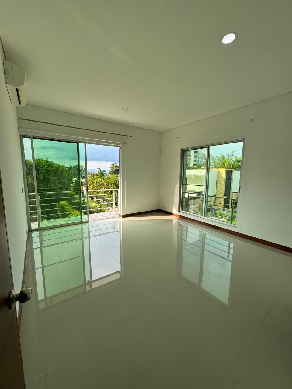 CASA EN VENTA O RENTA EN CIUDAD JARDÍN CALI