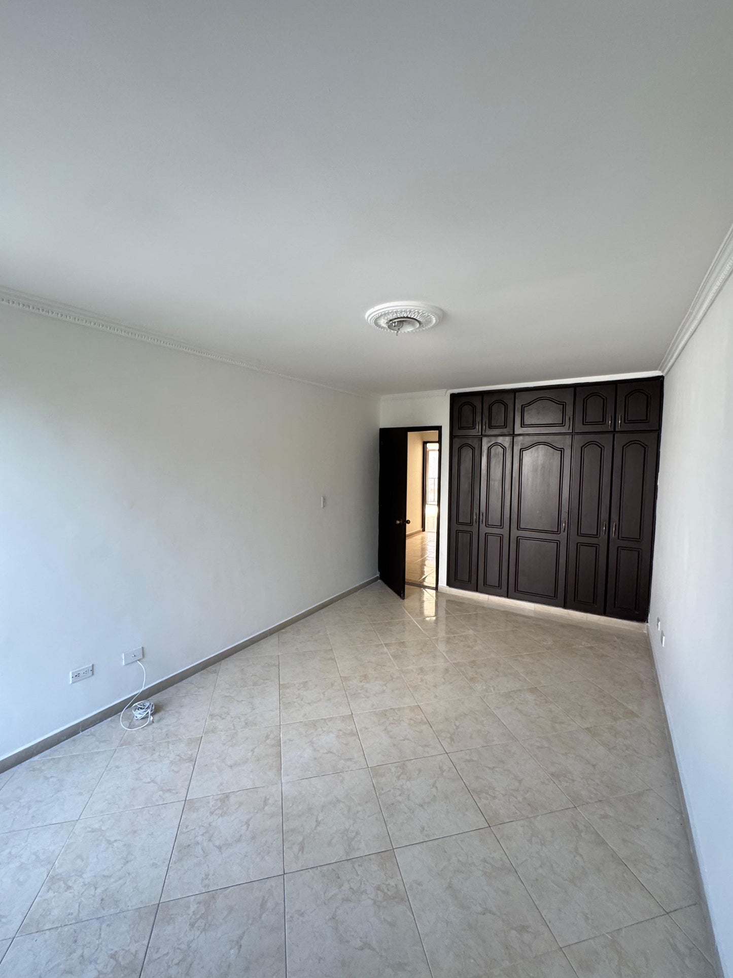 SE VENDE O RENTA CASA EN LA HACIENDA CALI