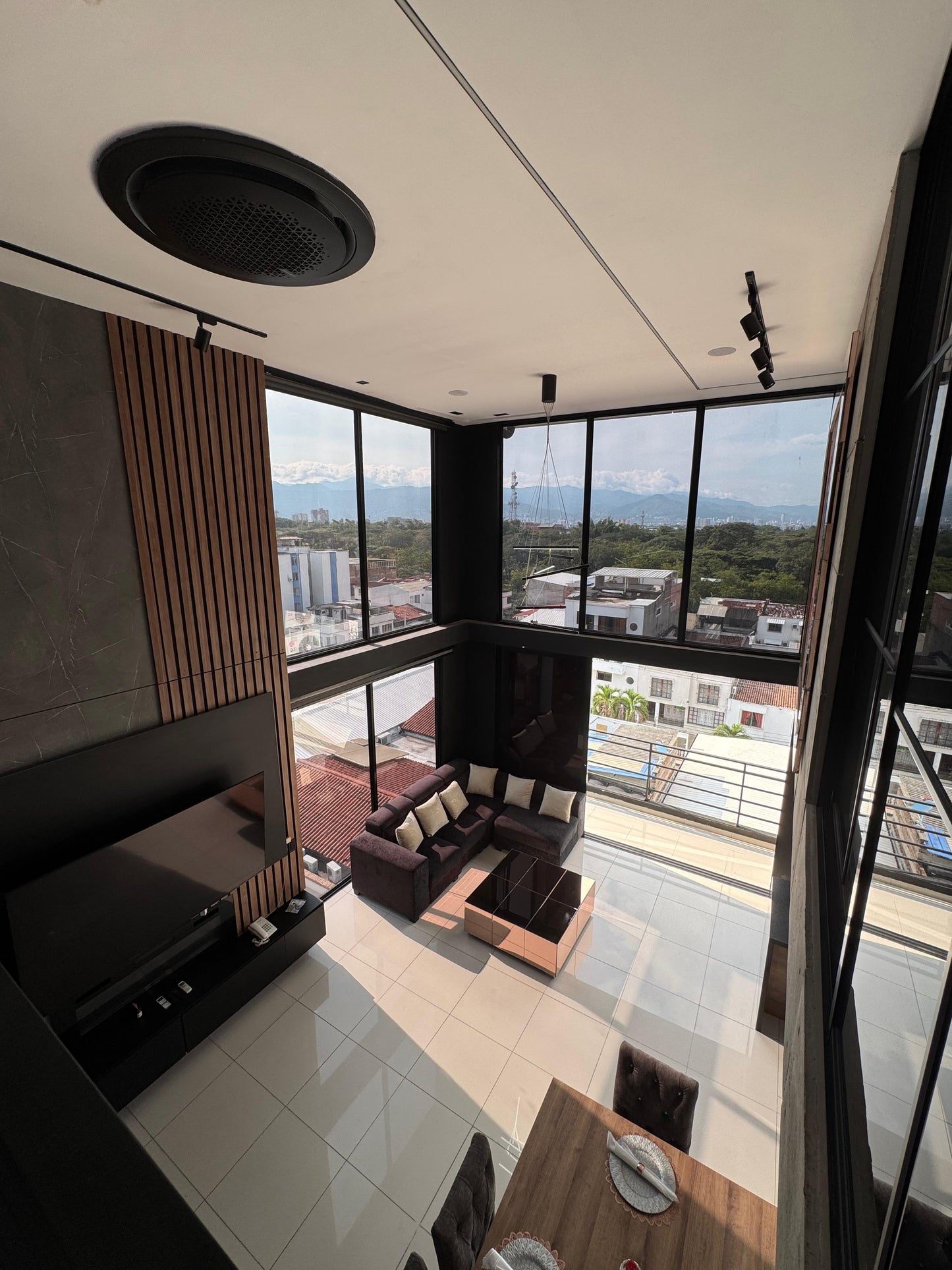 PENTHOUSE EN ALQUILER POR MES O NOCHE EN EL INGENIO SUR DE CALI