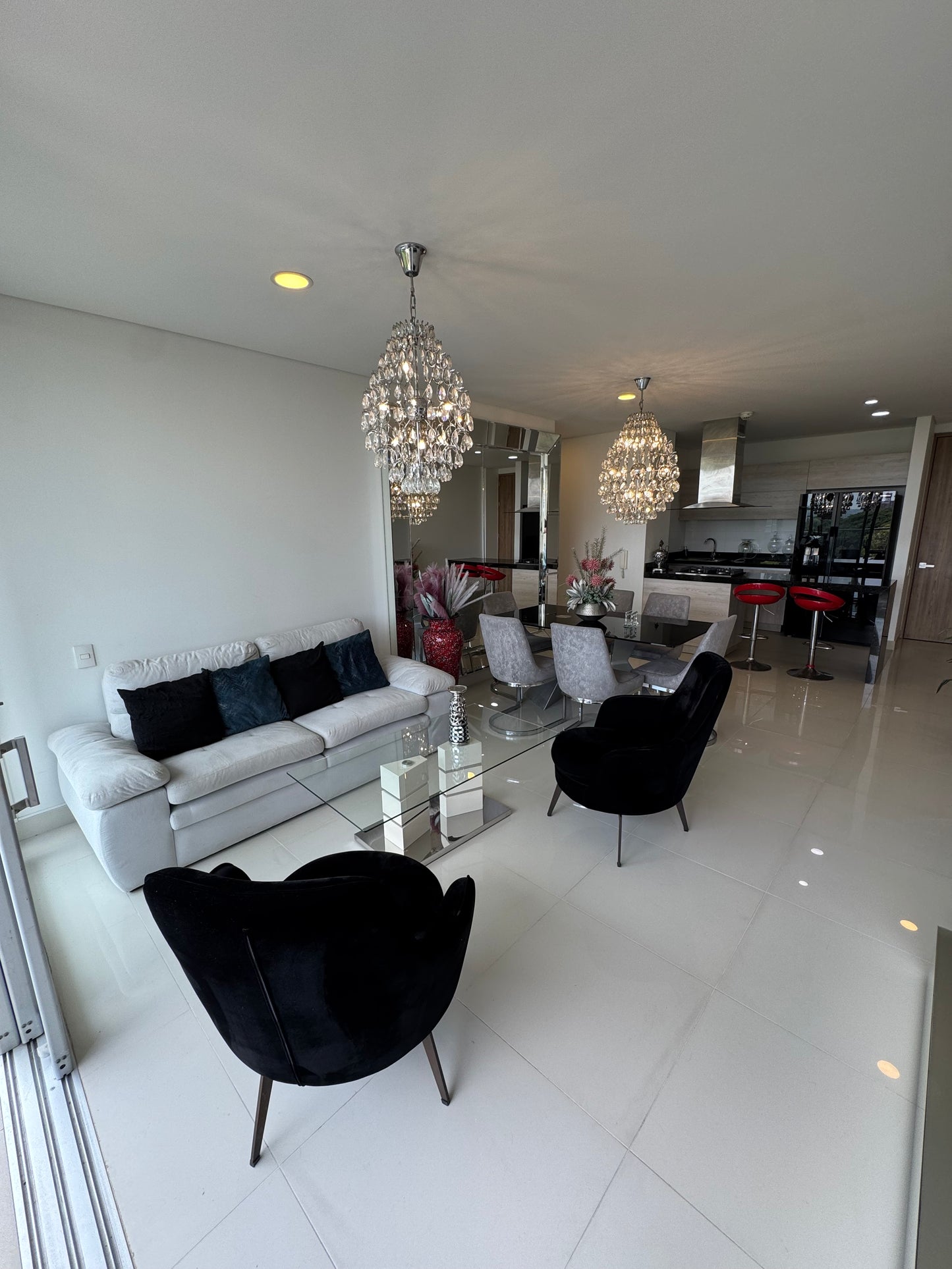 APARTAMENTO AMOBLADO EN ALQUILER NUEVA TEQUENDAMA CALI torre cosmoplaza