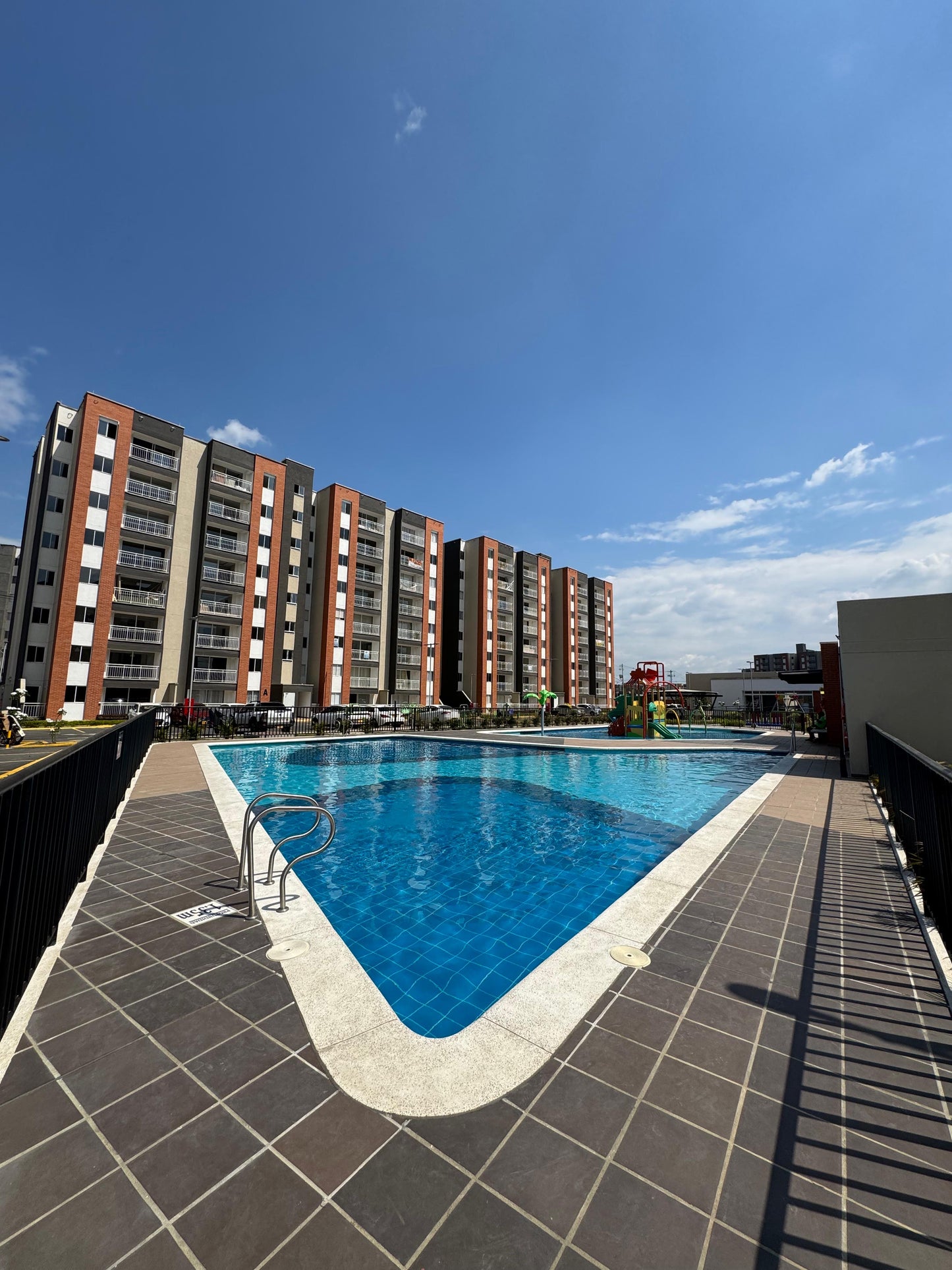 APARTAMENTO AMOBLADO EN ALQUILER SUR DE CALI BOCHALEMA