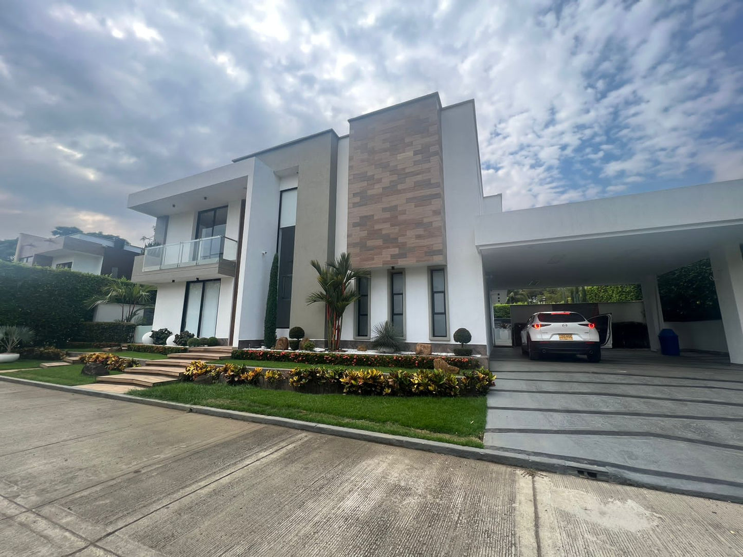 SE VENDE ESPECTACULAR CASA EN PANCE-CALI