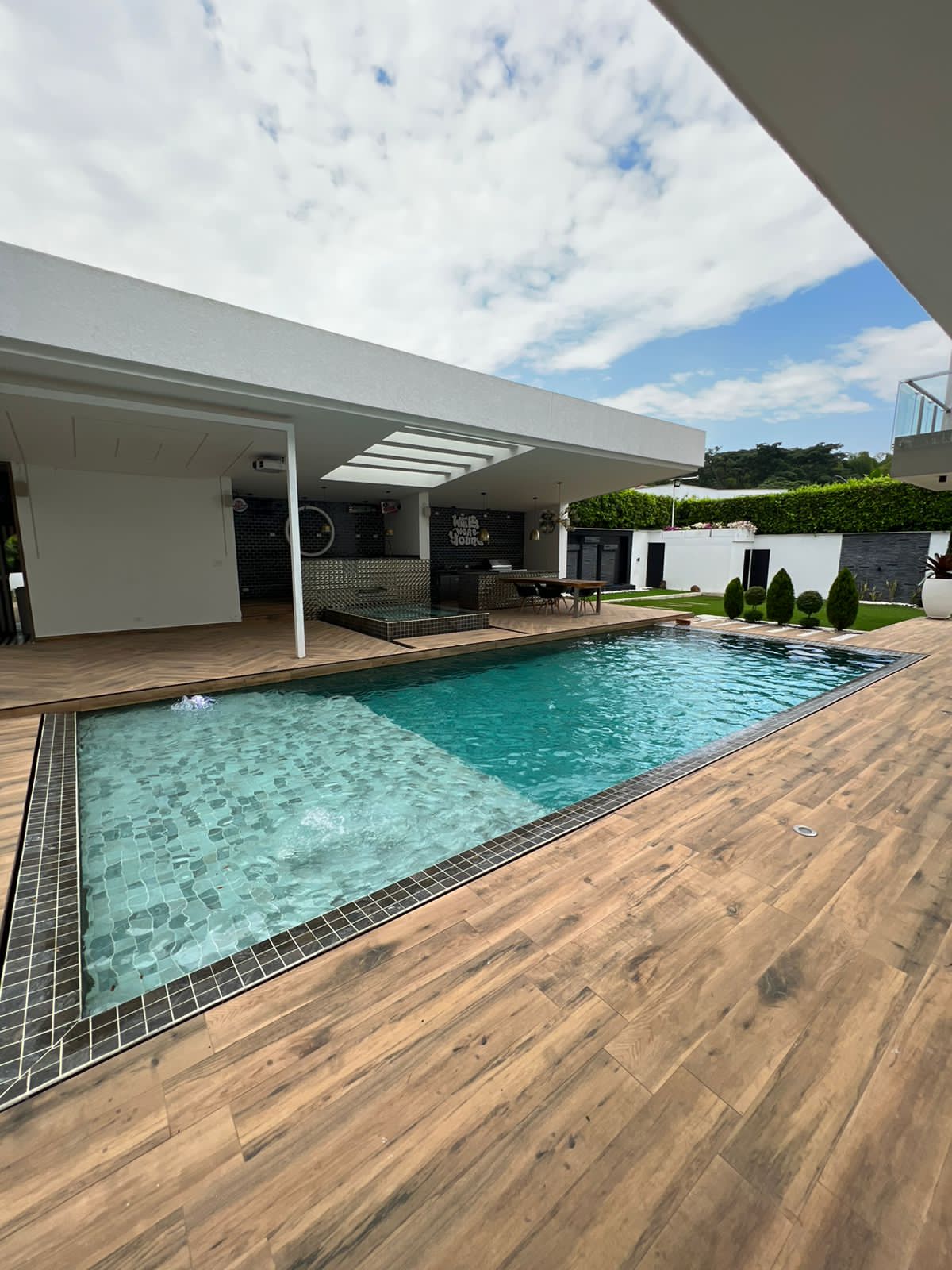 SE VENDE ESPECTACULAR CASA EN PANCE-CALI