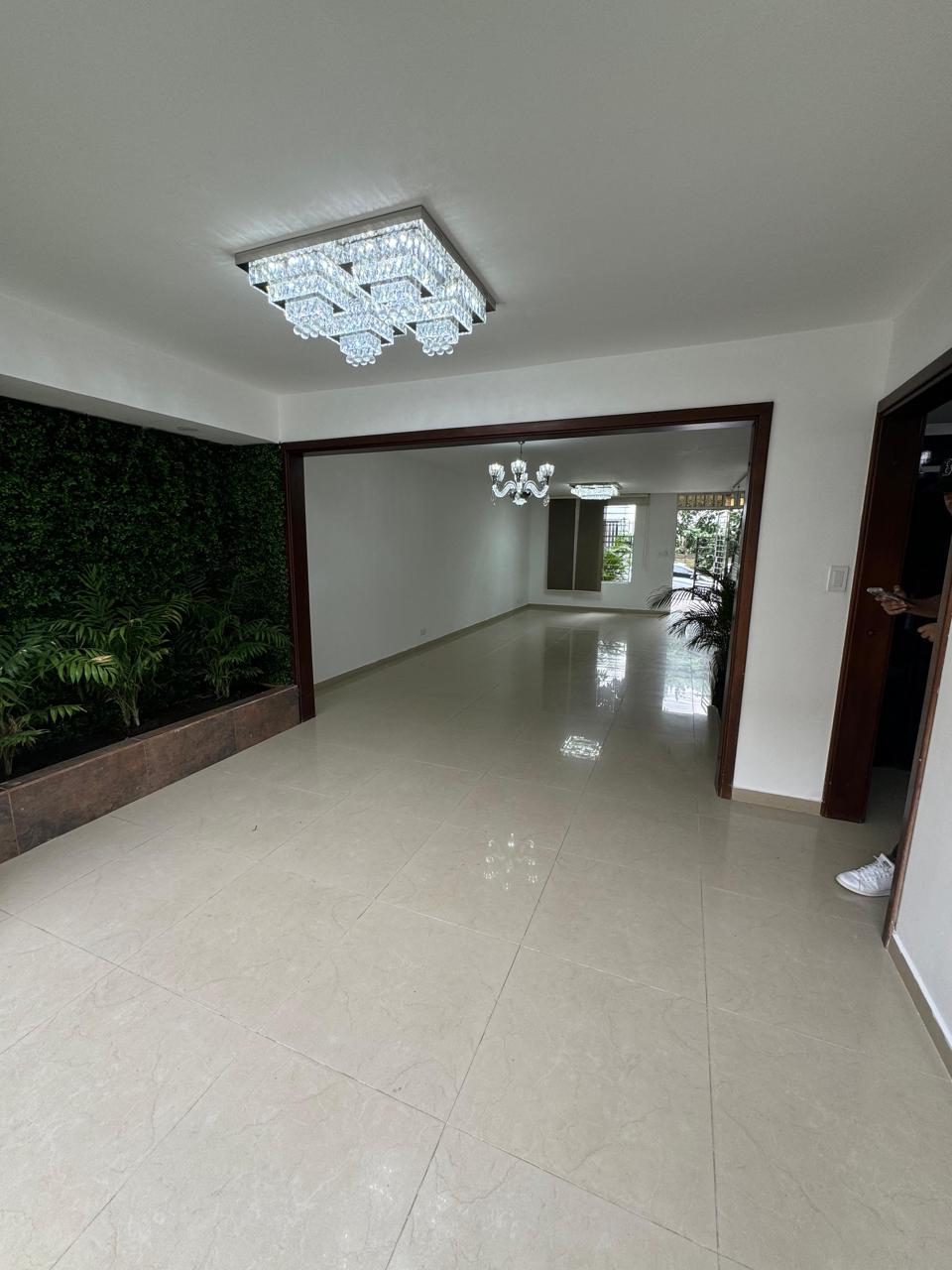 SE VENDE CASA EN EL BARRIO LIMONAR-CALI