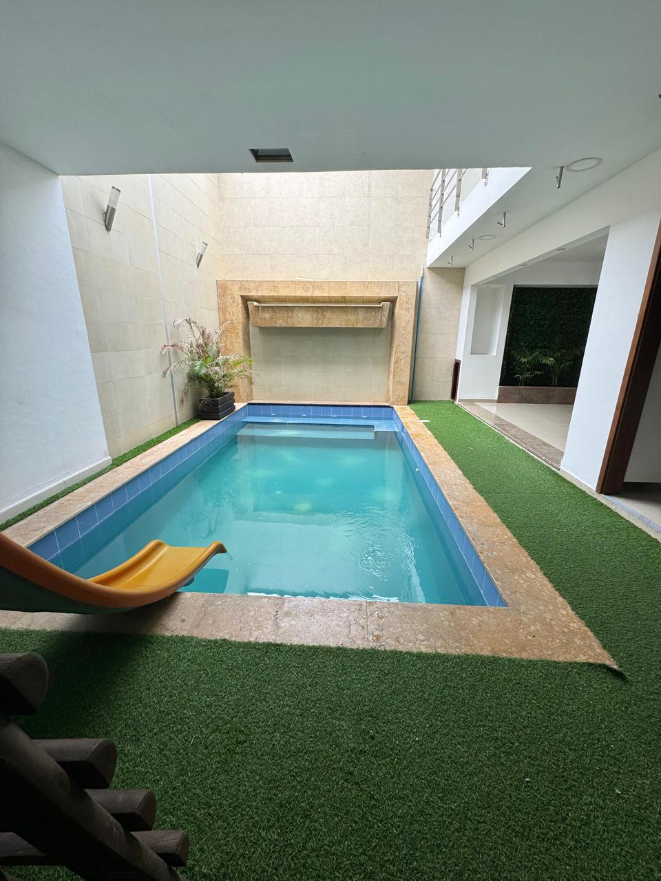 SE VENDE CASA EN EL BARRIO LIMONAR-CALI