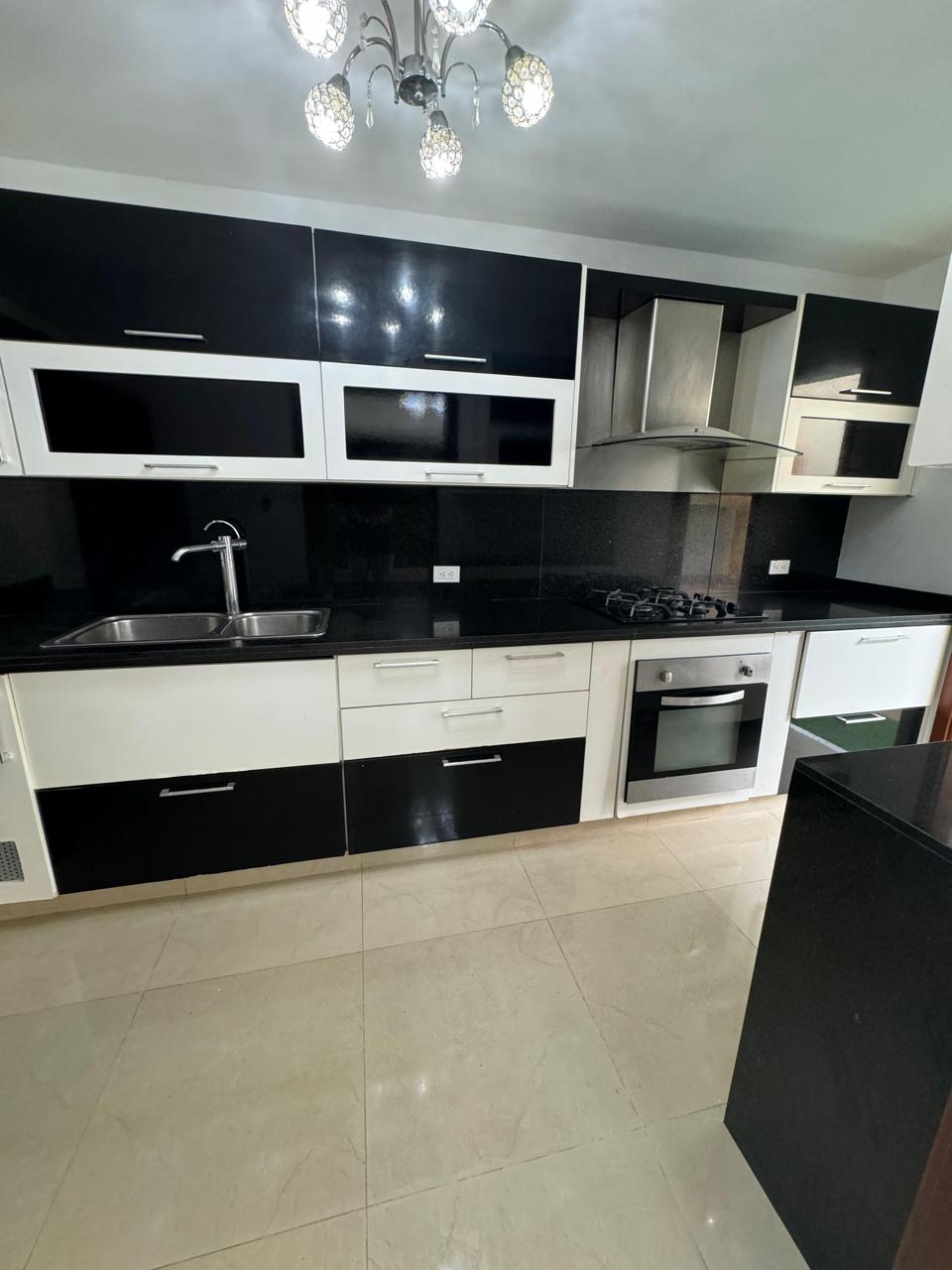 SE VENDE CASA EN EL BARRIO LIMONAR-CALI