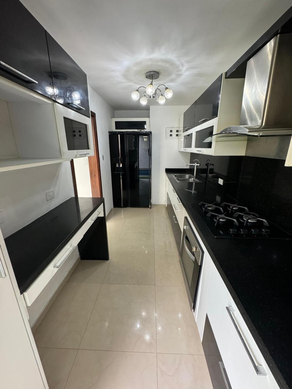 SE VENDE CASA EN EL BARRIO LIMONAR-CALI