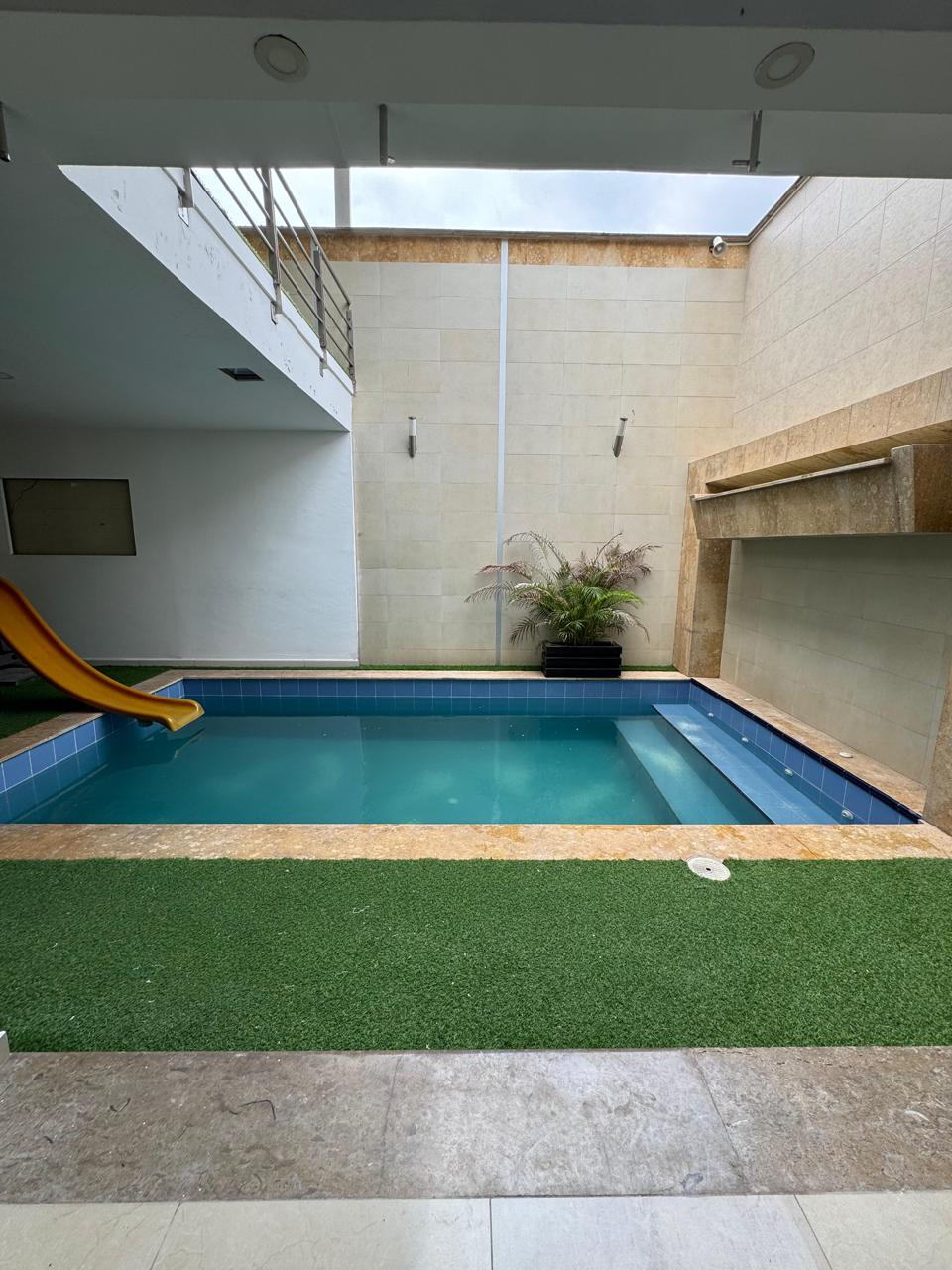 SE VENDE CASA EN EL BARRIO LIMONAR-CALI