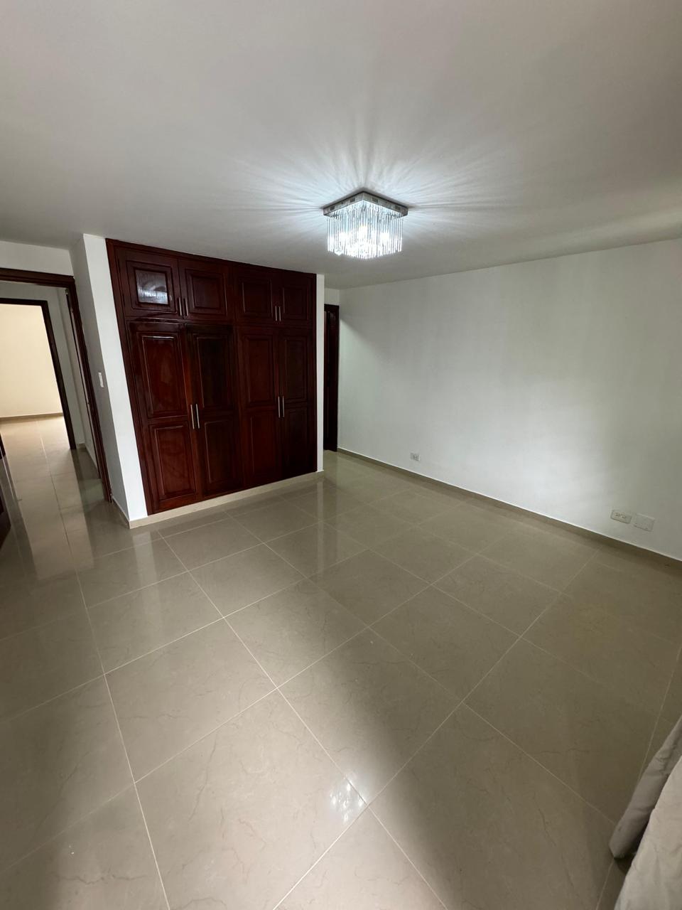 SE VENDE CASA EN EL BARRIO LIMONAR-CALI