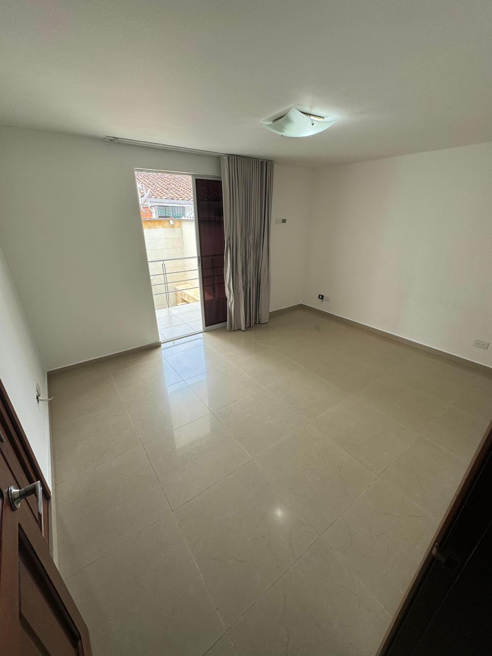 SE VENDE CASA EN EL BARRIO LIMONAR-CALI