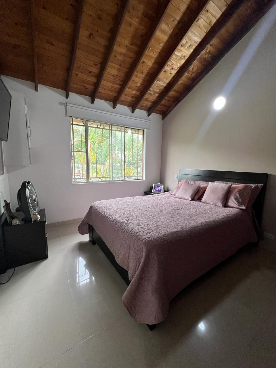 SE VENDE CASA EN EL LIMONAR CALI