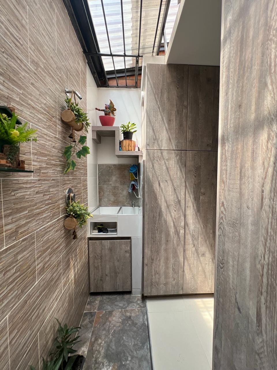 SE VENDE CASA EN EL LIMONAR CALI