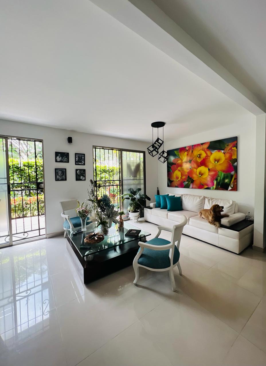 SE VENDE CASA EN EL LIMONAR CALI