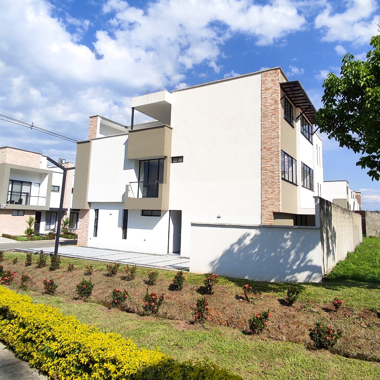 CASA EN VENTA ALFAGUARA-JAMUNDÍ
