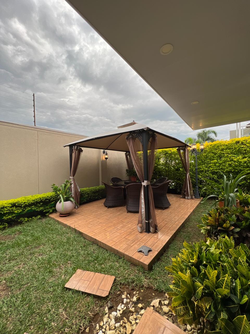SE VENDE HERMOSA CASA EN CONDOMINIO ALFAGUARA JAMUNDI