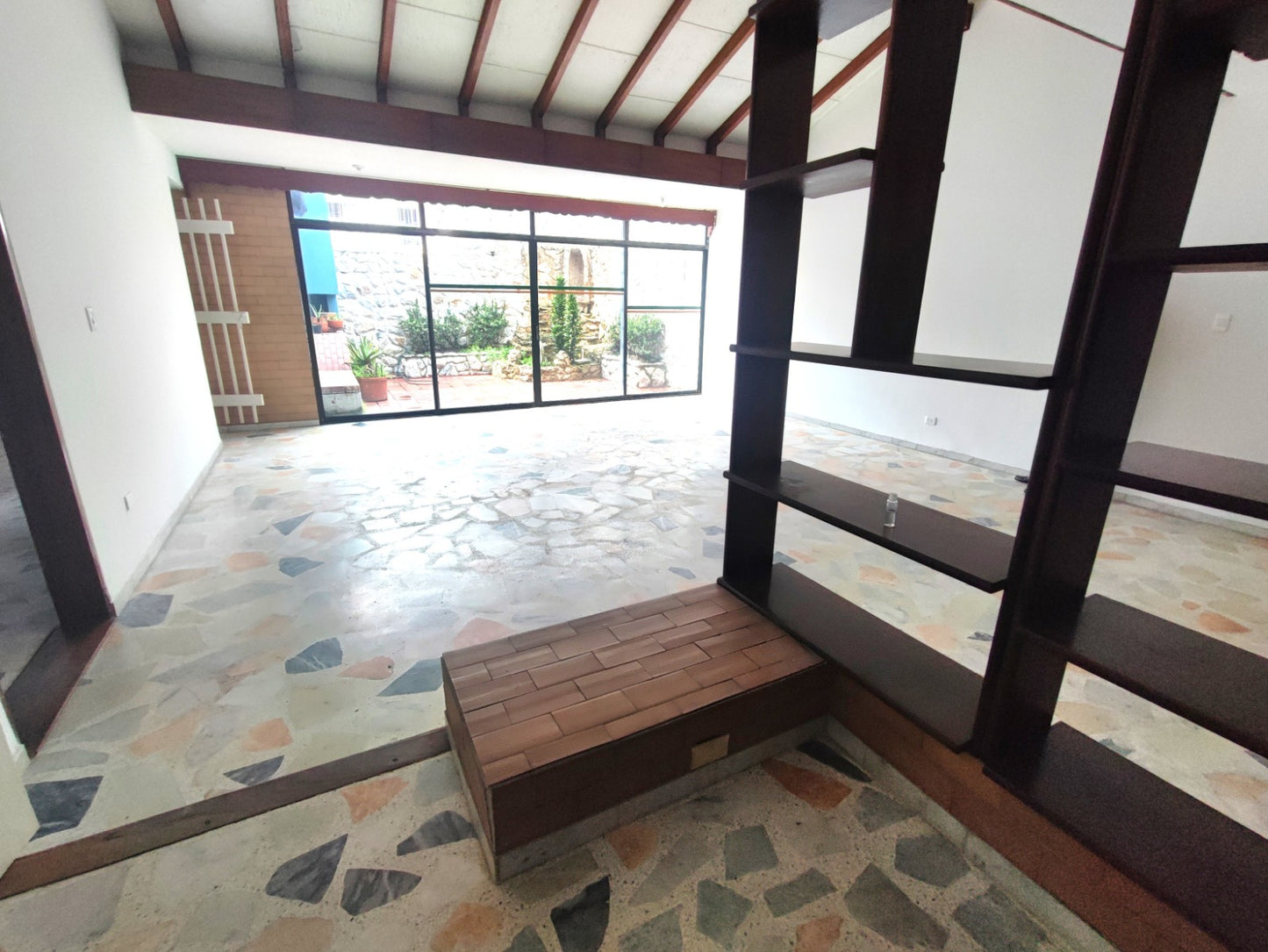 CASA EN VENTA BARRIO LAS VEGAS SUR DE CALI