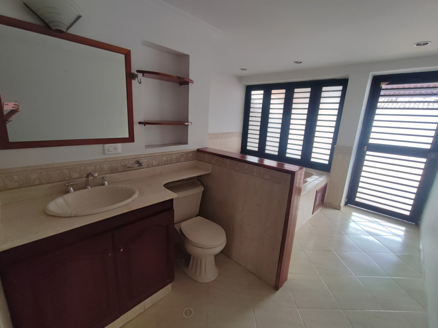 CASA EN VENTA BARRIO LAS VEGAS SUR DE CALI