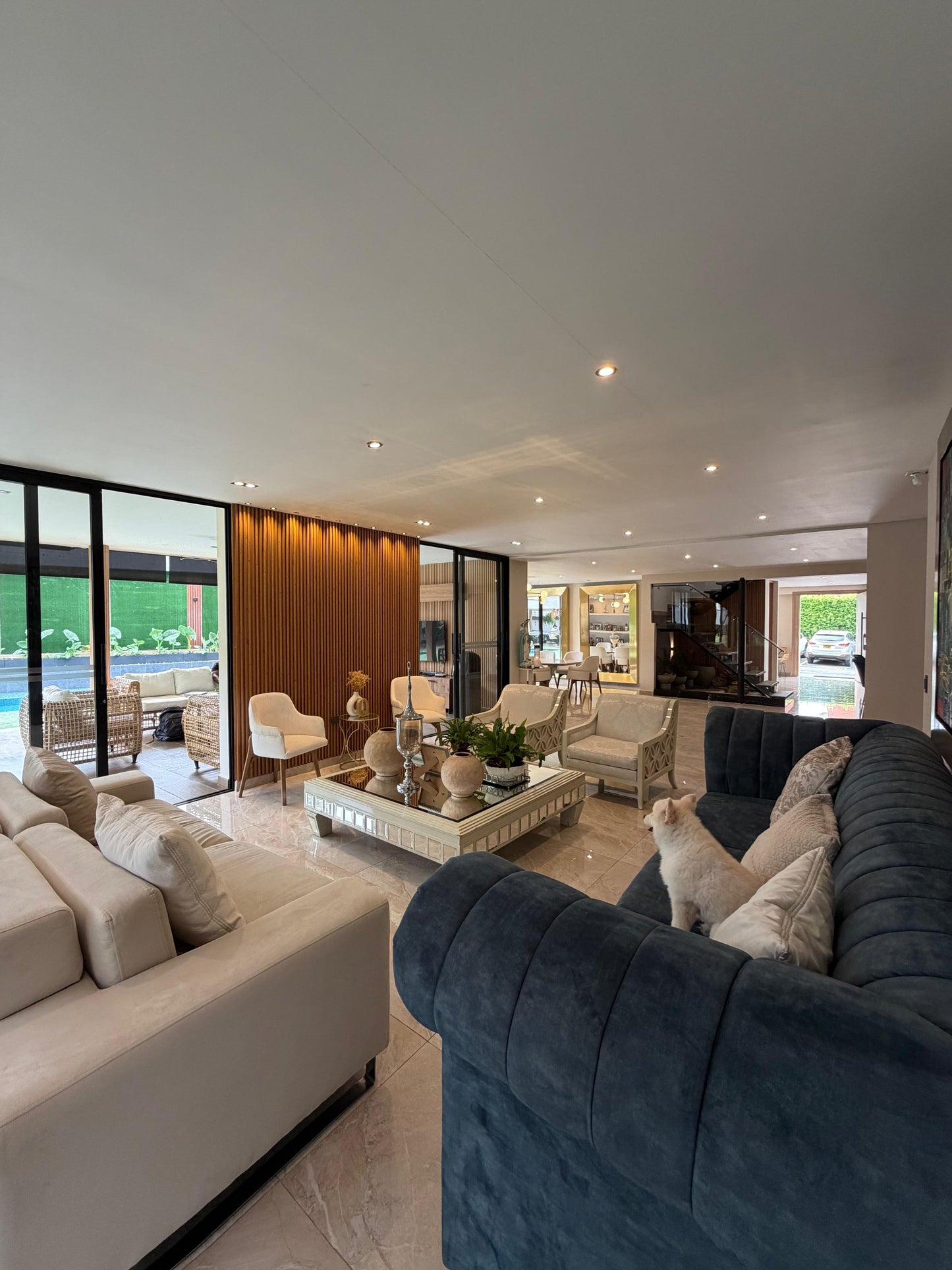 Casa en condominio en venta en Pance, Cali — Lote de 1.000 m², 4 habitaciones y piscina