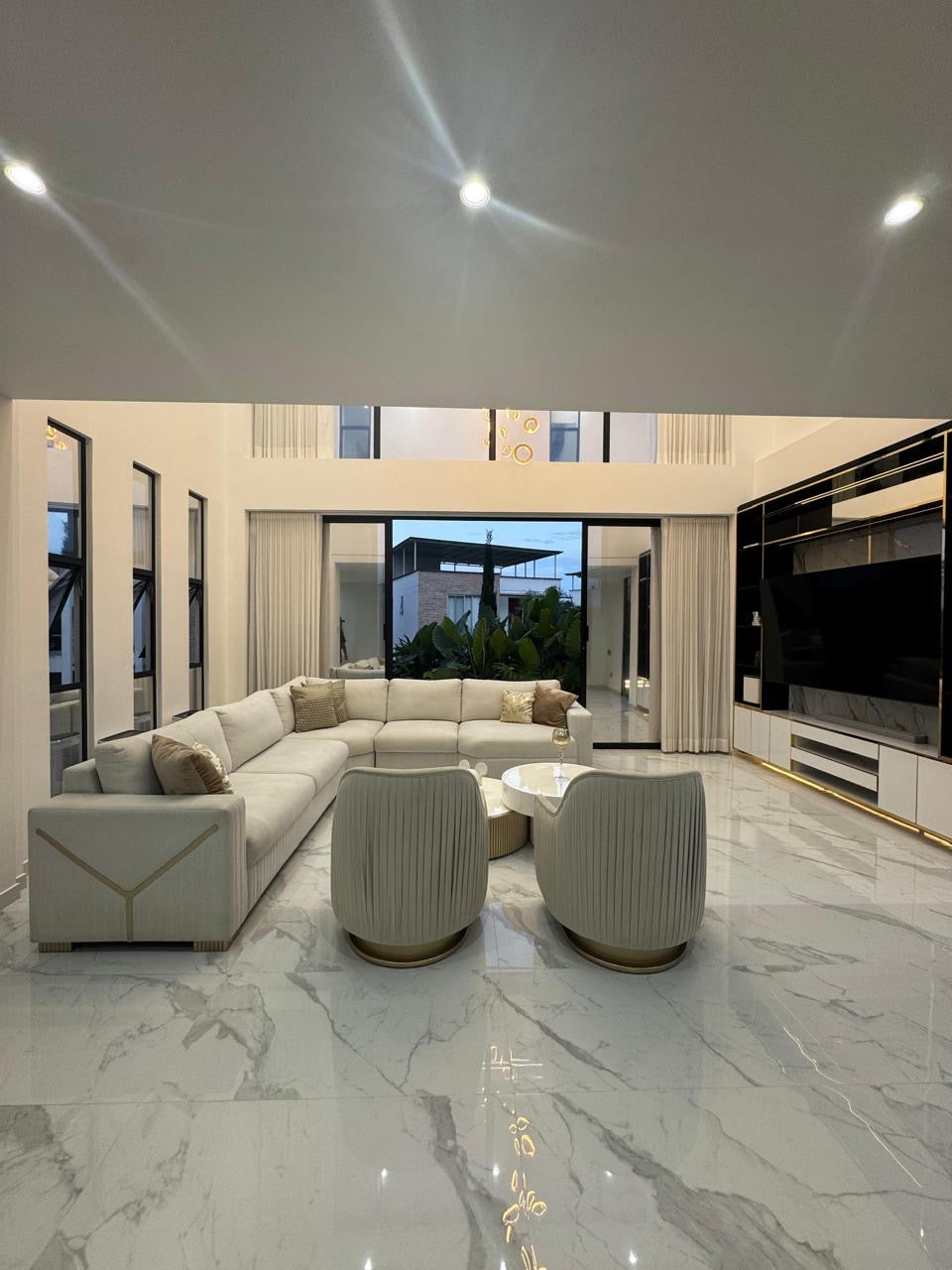 CASA LUJOSA EN VENTA PANCE CALI