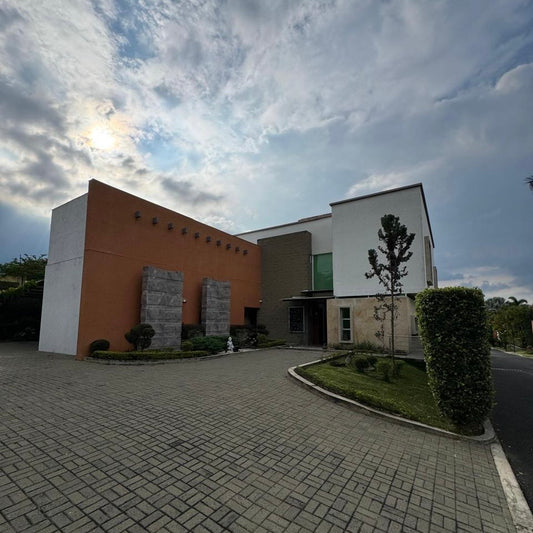 CASA EN VENTA O RENTA EN CIUDAD JARDÍN CALI