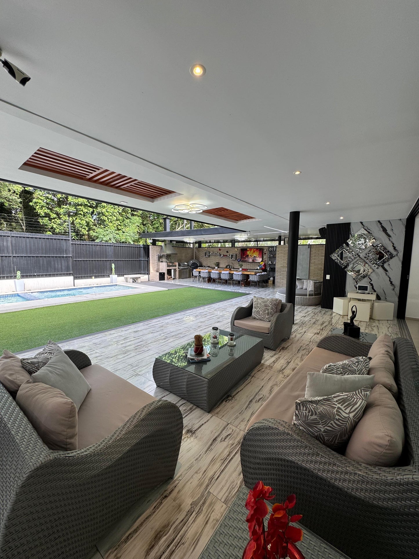 CASA MODERNA EN VENTA PANCE CALI
