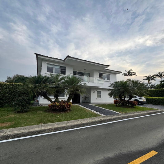 CASA EN VENTA EN CONDOMINIO PANCE CALI
