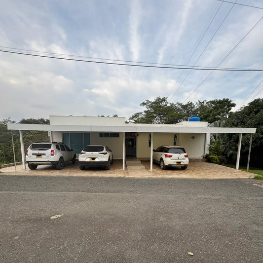 CASA CAMPESTRE AMOBLADA EN VENTA O EN POTRERITO JAMUNDI